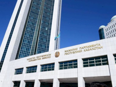 
                    Мажилисмены РК встретились с родными задержанных во время беспорядков в Алматы
                