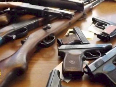 
                    Комендант Алматы: У задержанных изъято 127 единиц оружия, 2800 патронов, боеприпасы и спецсредства
                