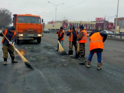 
                    Как коммунальные службы расчищали Алматы
                
