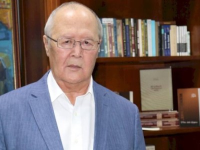 
                    Мурат Ауэзов о Чингизе Айтматове и своем отце: Когда сошлись две вершины…
                