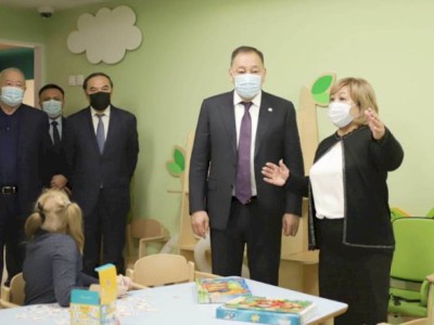 
                    Ералы Тугжанов посетил реабилитационный центр для детей в Алматы
                