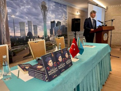 
                    В Анкаре прошла презентация новой книги о Бауыржане Момышулы
                