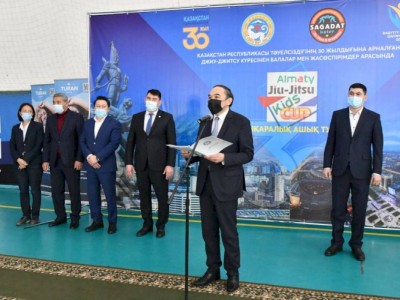 
                    Ержан Бабакумаров зачитал приветствие Главы государства победителям прошедшего в Абу-Даби международного турнира по джиу-джитсу
                
