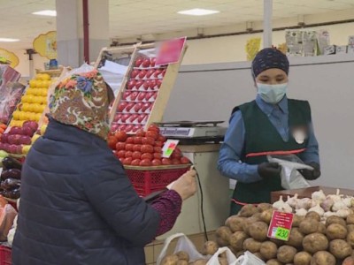 
                    Санврачи изъяли с казахстанских рынков около 4 тонн опасной продукции
                