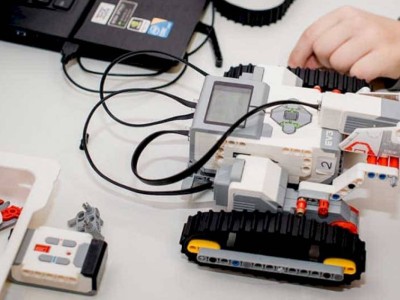 
                    Кабинеты робототехники открылись в казахстанских школах
                