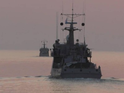 
                    Казахстанские военные моряки совершают сбор-поход по Каспийскому морю
                