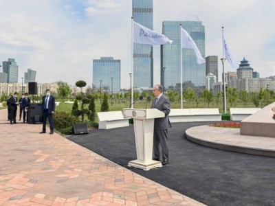 
                    Президент открыл в Нур-Султане мемориал медикам, боровшимся с коронавирусом
                