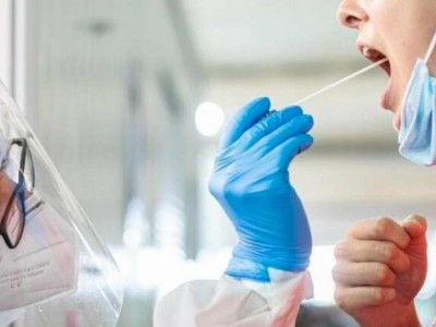 
                    Эксперт назвала наиболее уязвимую для коронавируса категорию людей
                