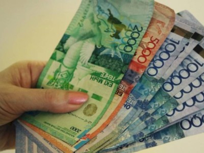 
                    Как отличить поддельную купюру от оригинала, рассказали в Нацбанке РК
                
