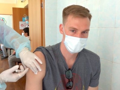 
                    Дмитрий Баландин рассказал о своем состоянии после вакцинации от COVID-19
                
