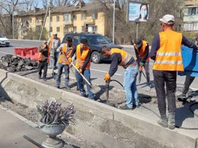 
                    В Алматы продолжается текущий ремонт улиц
                