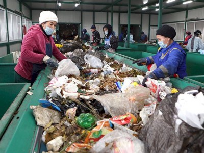 
                    Полтонны мусора на человека
                