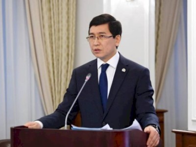 
                    Каким быть базовому учебнику по истории Казахстана
                