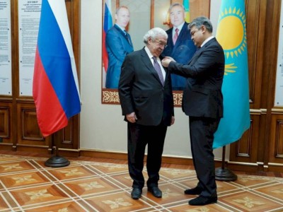 
                    Михаил Гусман награжден орденом «Достык»
                