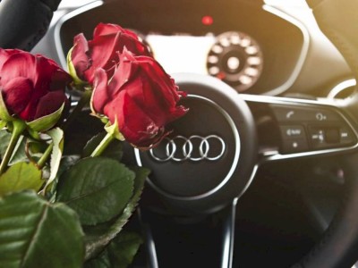 
                    Вместо штрафов получали цветы алматинские автоледи
                