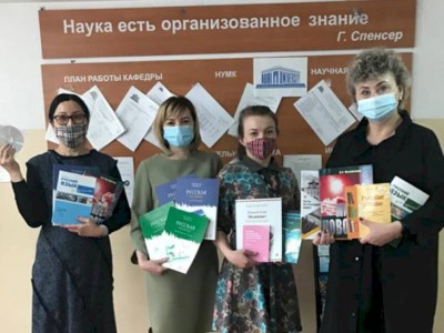 
                    КазНПУ имени Абая получил в дар книги от Генконсульства России в Алматы
                