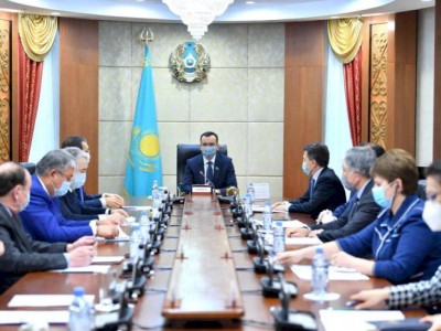 
                    Сенаторы рассмотрят законопроект по вопросам дорожного движения
                