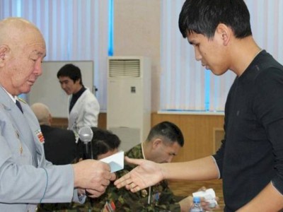 
                    Встать в строй
                