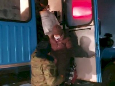 
                    Спасатели эвакуировали 37 человек с автодороги Алматы — Оскемен
                