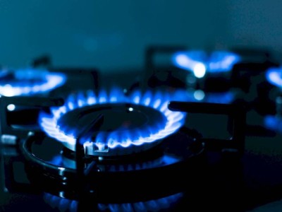 
                    Свыше 70 нуждающихся семей в Алматы бесплатно подключили к газу
                