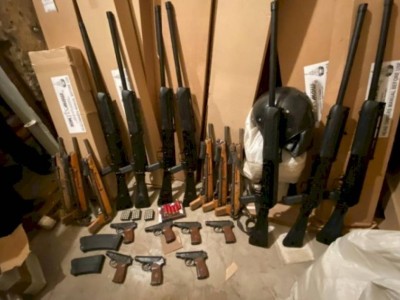 
                    Арсенал оружия и боеприпасов изъяли в Алматы
                