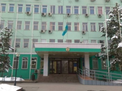 
                    Аким Бостандыкского района принял граждан во фронт-офисе
                