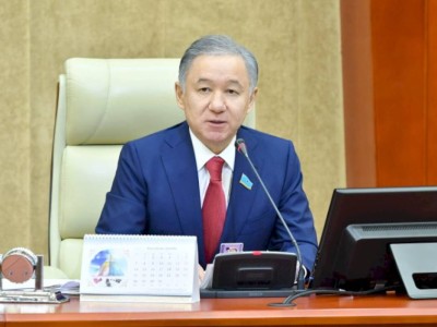 
                    Казахстанским водителям разрешат ездить без прав и техпаспорта
                