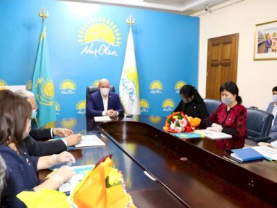 
                    Ко Дню Первого Президента известные алматинцы вступили в партию «Nur Otan»
                