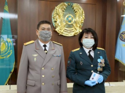 
                    Отличившихся сотрудников наградили в ДЧС Алматы
                