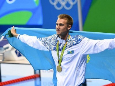 
                    Бакытжан Сагинтаев поздравил Дмитрия Баландина с победой
                