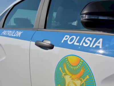 
                    Полицейские Алматы задержали мужчин с наркотиками и пистолетом
                