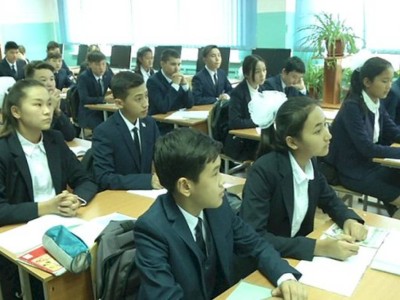 
                    Из-за COVID-19 в Казахстане изменили систему оценивания школьников по СОР и СОЧ
                