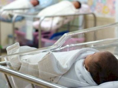 
                    Новорожденного младенца нашли в арыке Алматы
                