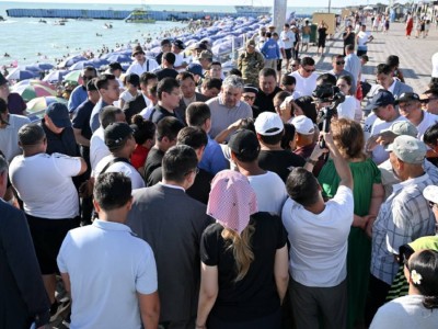 Пирсы, биотуалеты, спасательные вышки: Кошербаев провел ревизию побережья Алаколя