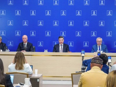 
                    Правительство ведет системную работу по газификации и привлечению инвестиций 
                
