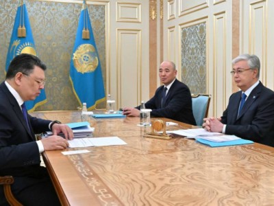 
                    Бозумбаев доложил Токаеву о переговорах с транснациональными компаниями 
                