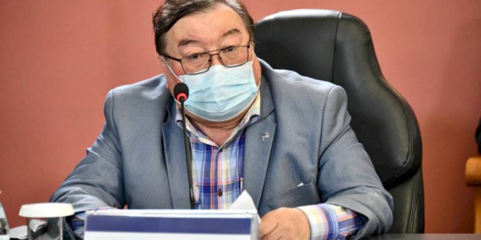 
                    Глава Союза писателей Казахстана призвал алматинцев активнее вакцинироваться
                