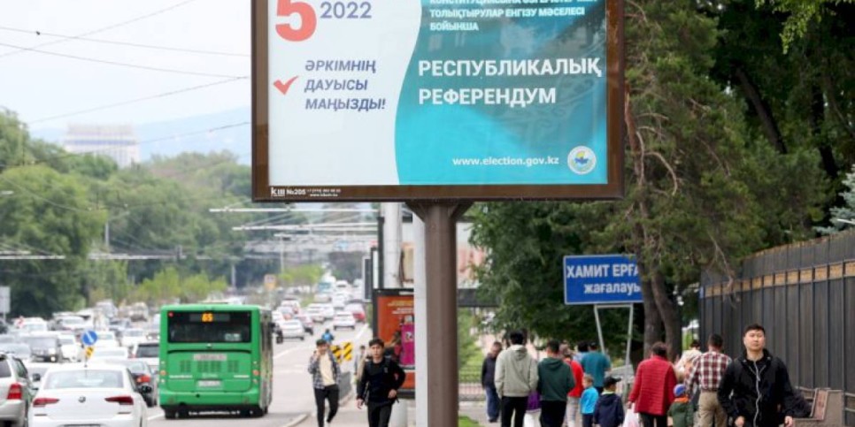 
                    Агитация перед референдумом запрещается в Казахстане 4 и 5 июня
                