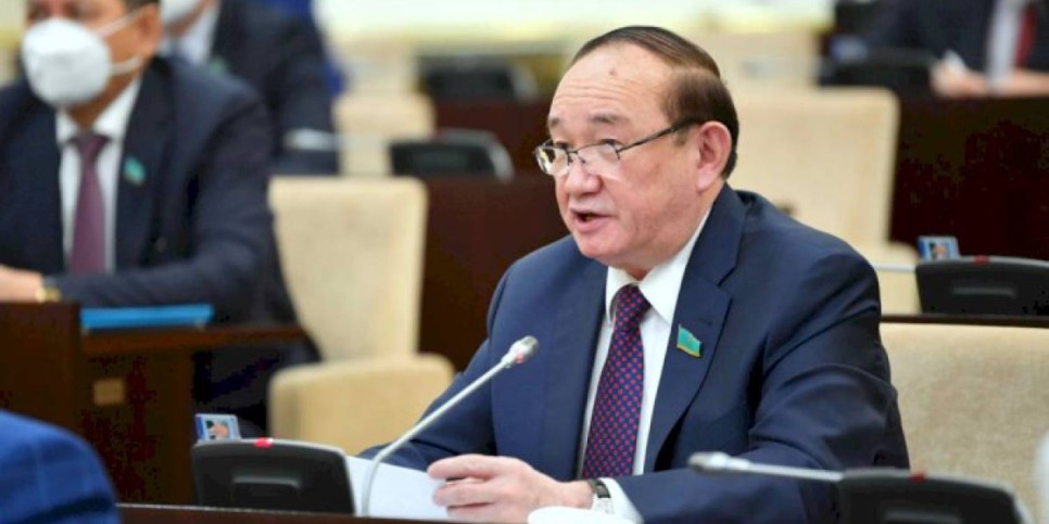 
                    Али Бектаев призвал казахстанцев к участию в референдуме
                