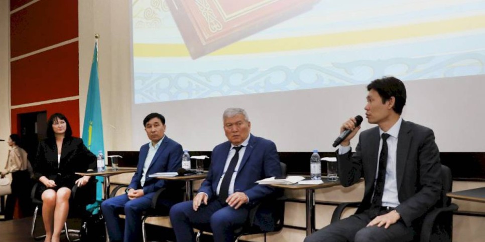 
                    Представители общественного штаба рассказали о референдуме преподавателям и студентам МУИТ
                