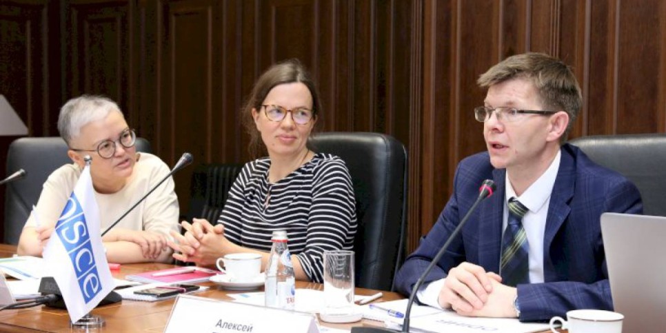 
                    Центральная комиссия референдума совместно с МИОР провела обучающий семинар для представителей общественных объединений
                