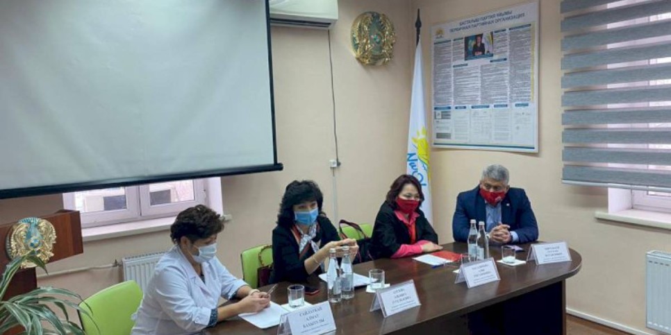 
                    Активисты Народной партии встретились с медиками Алматы
                