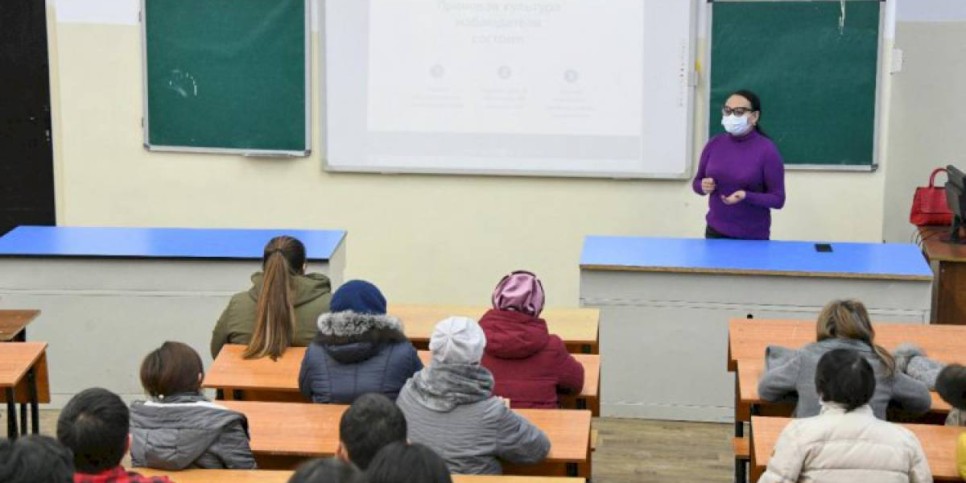 
                    В Алматы ведется комплексная работа по обучению наблюдателей правовым основам
                