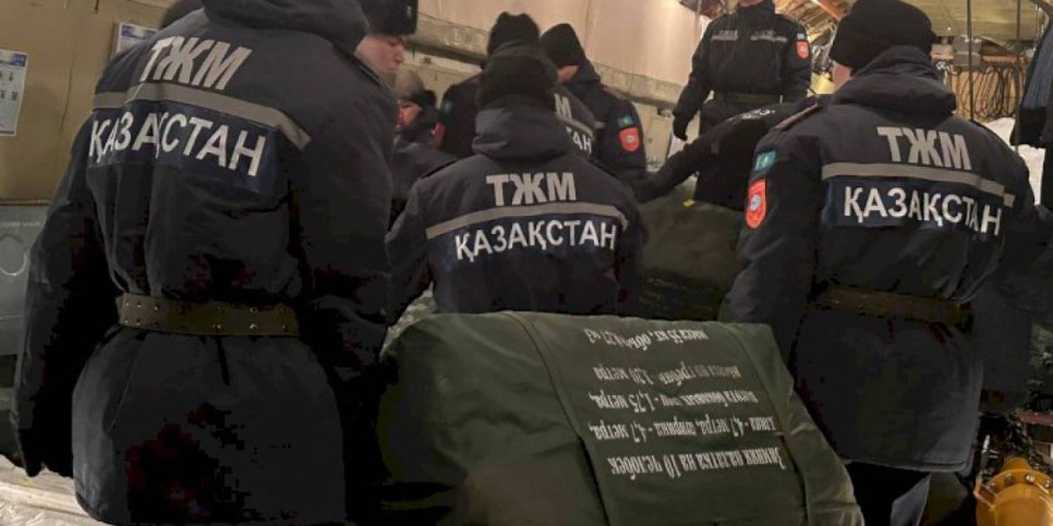 
                    Борт с гумпомощью вылетел из Казахстана в Турцию
                