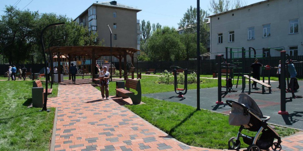 
                    В мкр. Акжар в Алматы открыли новое общественное пространство
                