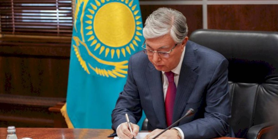 
                    Глава государства подписал указ о продлении моратория на проверки субъектов МСБ
                