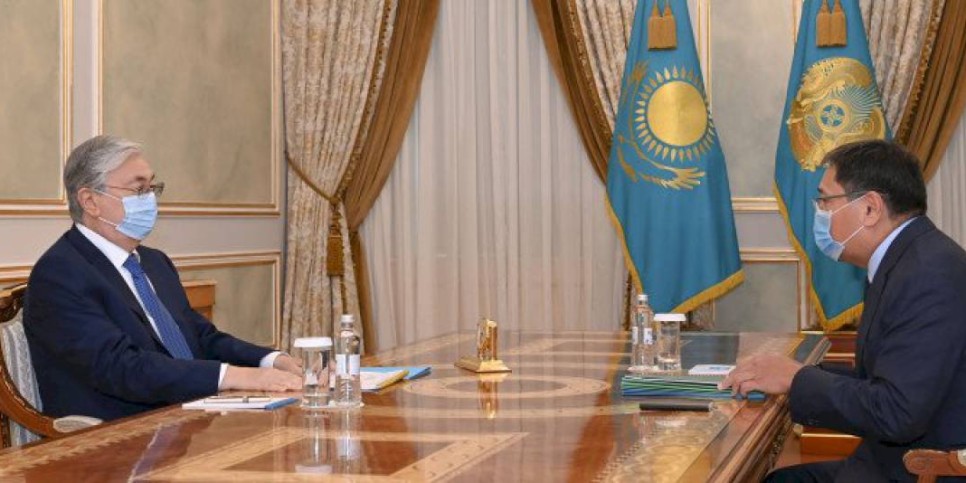 
                    Президент Казахстана заслушал отчет председателя Нацбанка
                