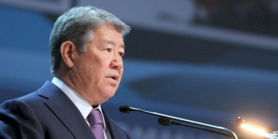 
                    Ахметжан Есимов назначен внештатным помощником Елбасы
                