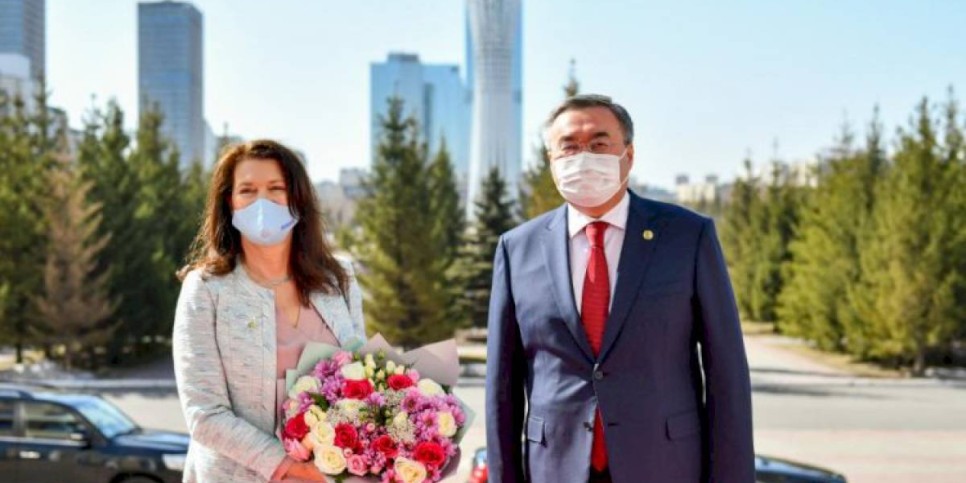 
                    Мухтар Тлеуберди провел переговоры с Анн Линде
                