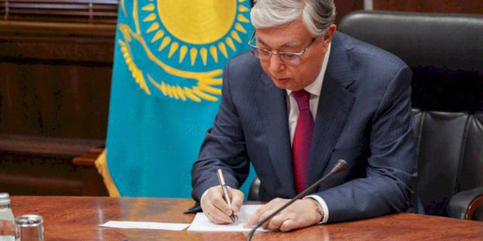 
                    Глава Казахстана подписал закон о снятии пенсионных накоплений
                